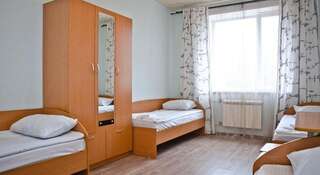 Гостиница Хостел В Гости Новокузнецк Кровать в общем четырехместном номере-4