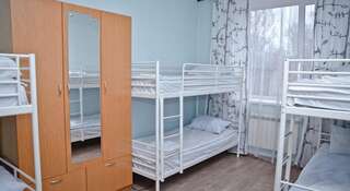 Гостиница Хостел В Гости Новокузнецк Кровать в общем 6-местном номере-6